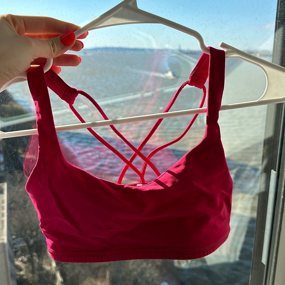 Lululemon Free to Be Bra Size 4